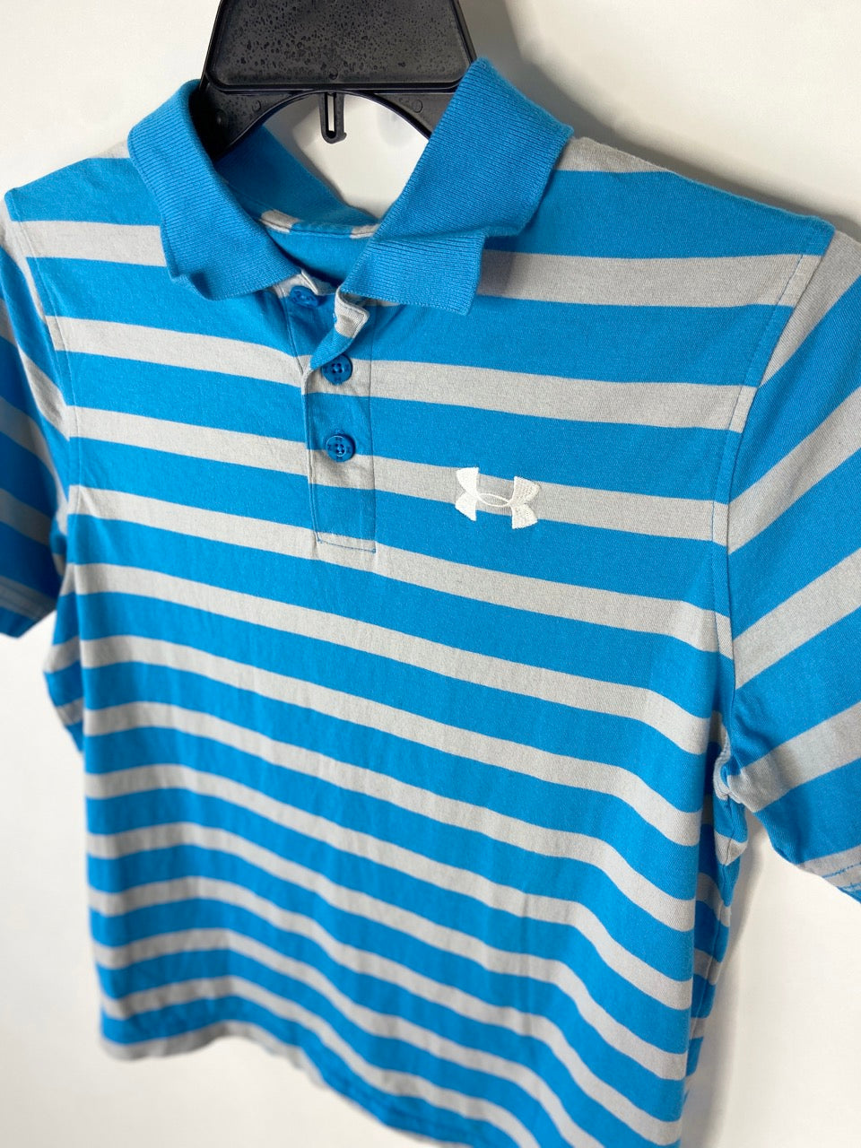 Under Armour Collard T-shirt- Youth L