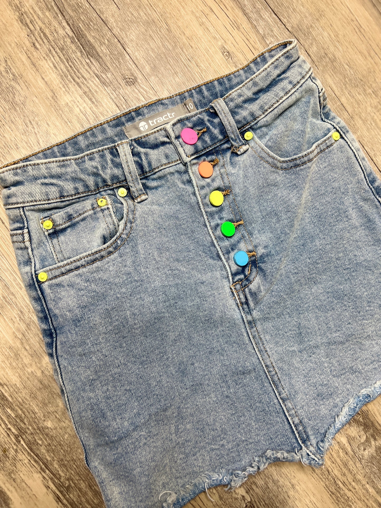 tractr Frayed Hem Rainbow Button Denim Skirt - Youth M (10)