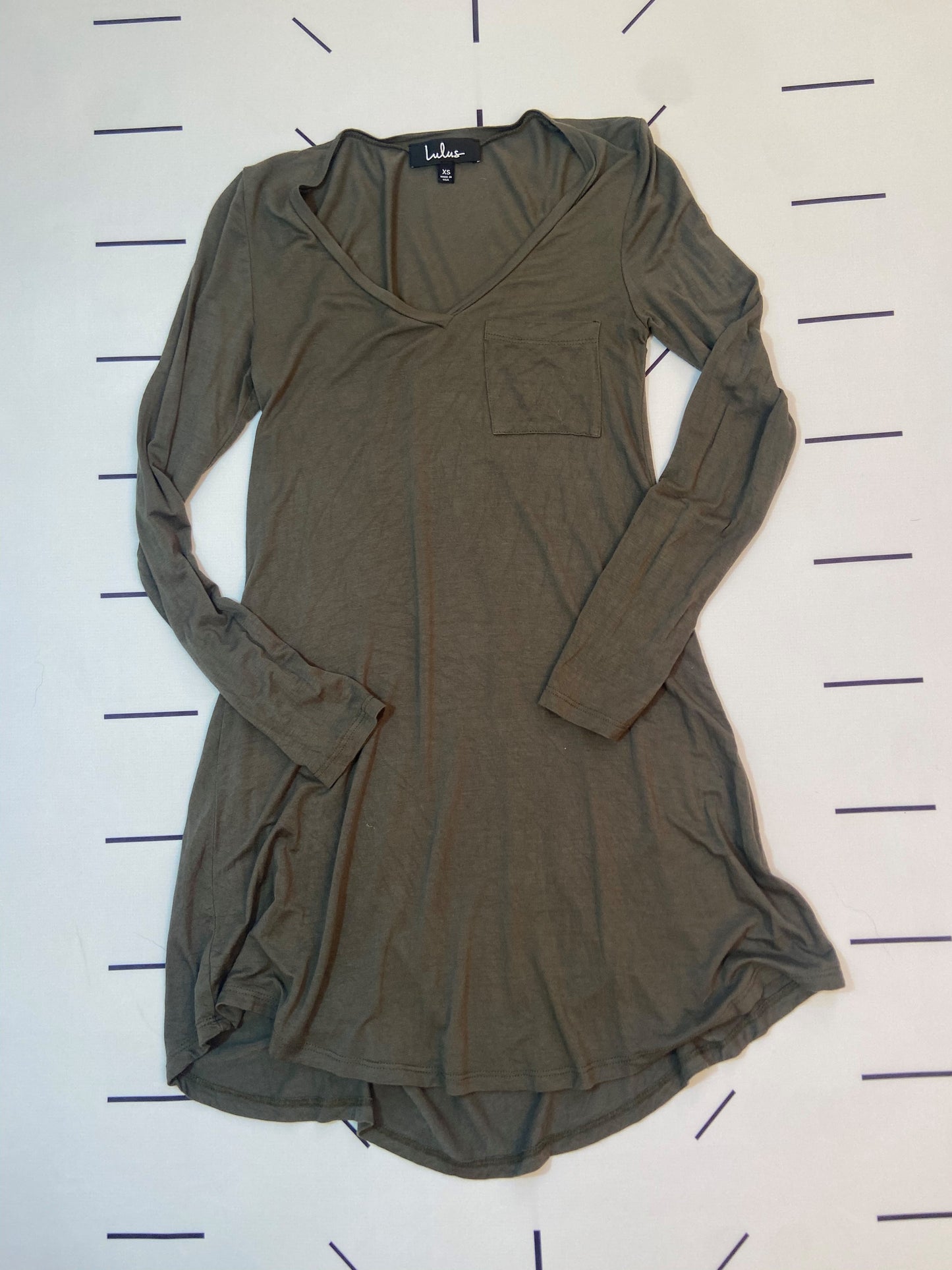Green Long Sleeve V-neck Tunic Style Top/Dress with Front Pocket - XS