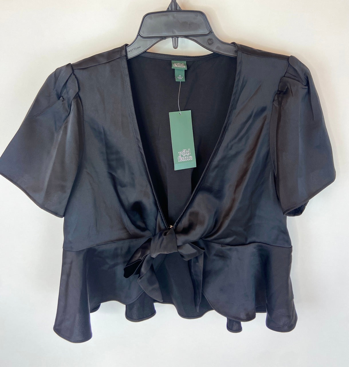NWT Wild Fable, Black Cropped Blouse With Tie/Wrap in the Front- M