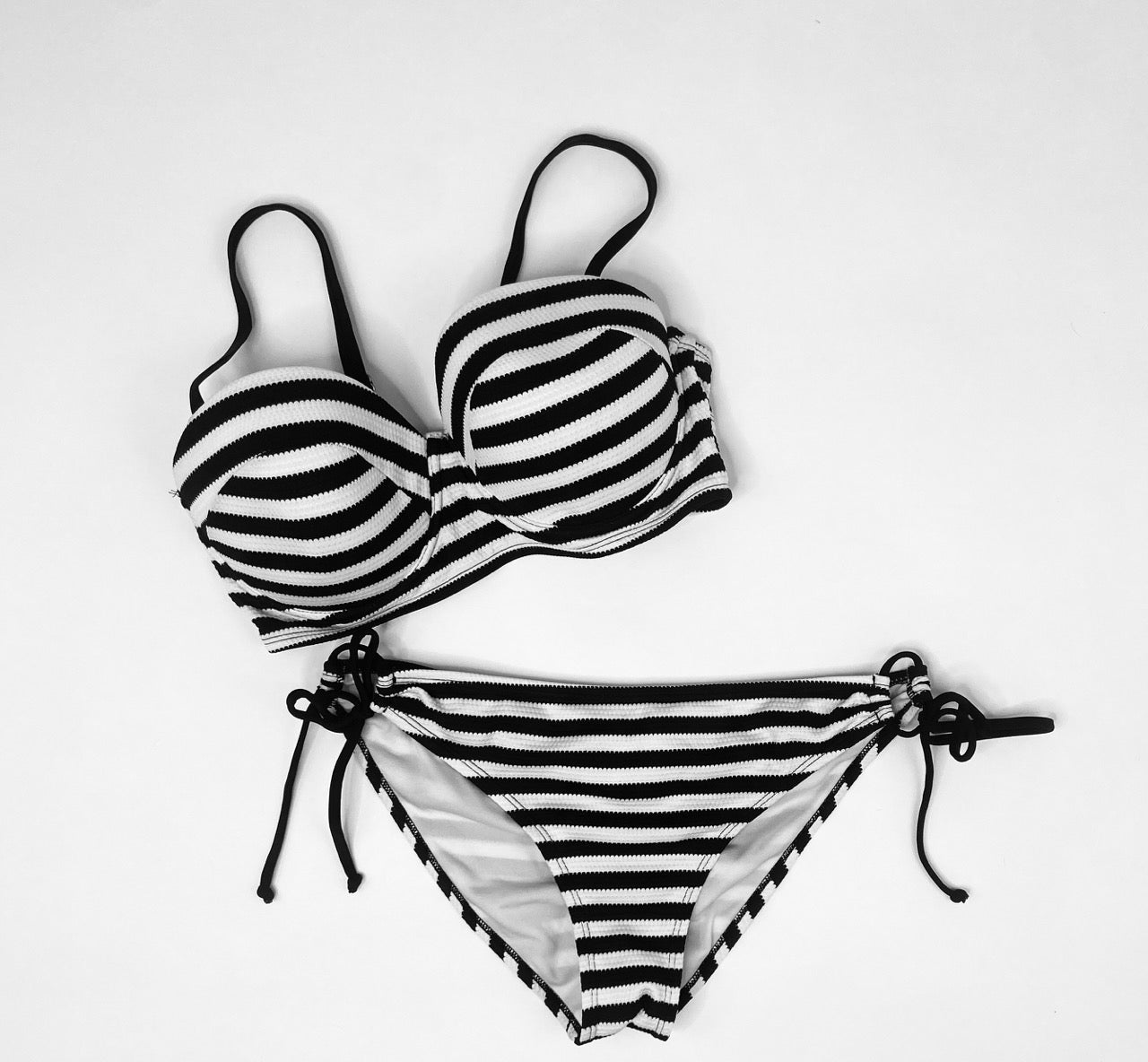 Black and White Striped Two Piece Swimsuit- Top D/DD, Bottom- XL