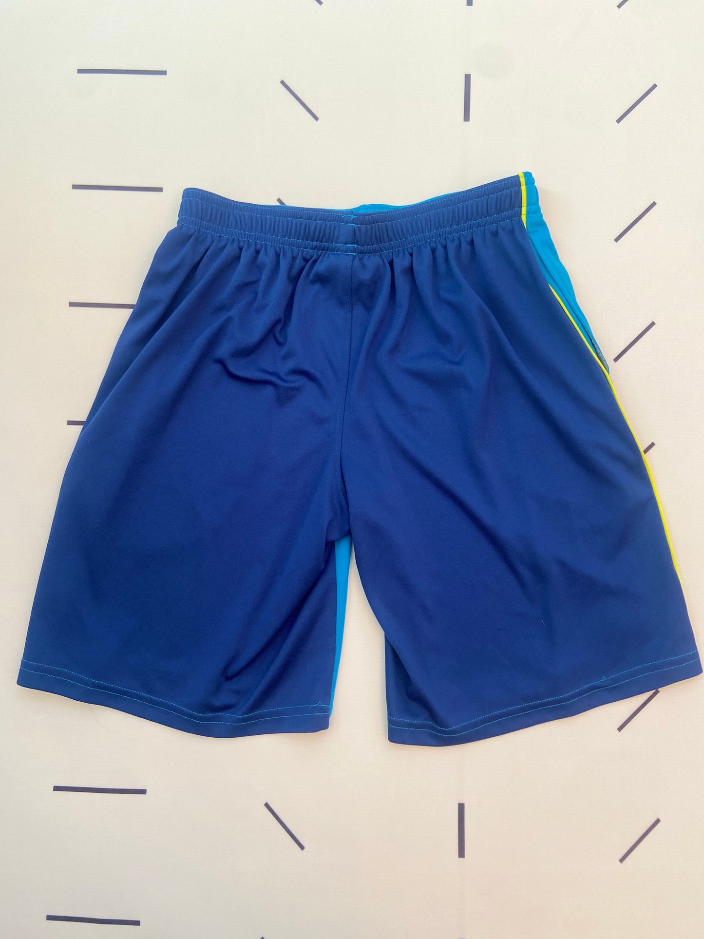 Under Armour Gym Shorts - Youth M