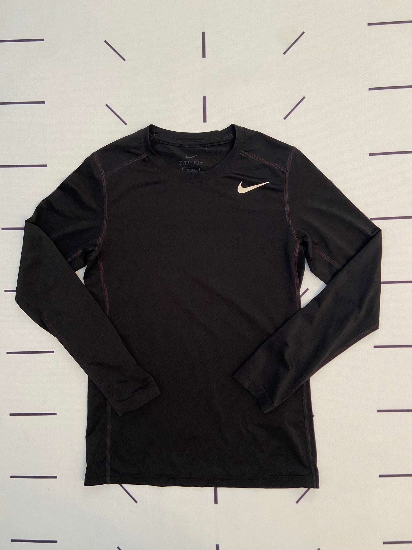 Nike Dri-Fit Fitted Long Sleeve - Youth M