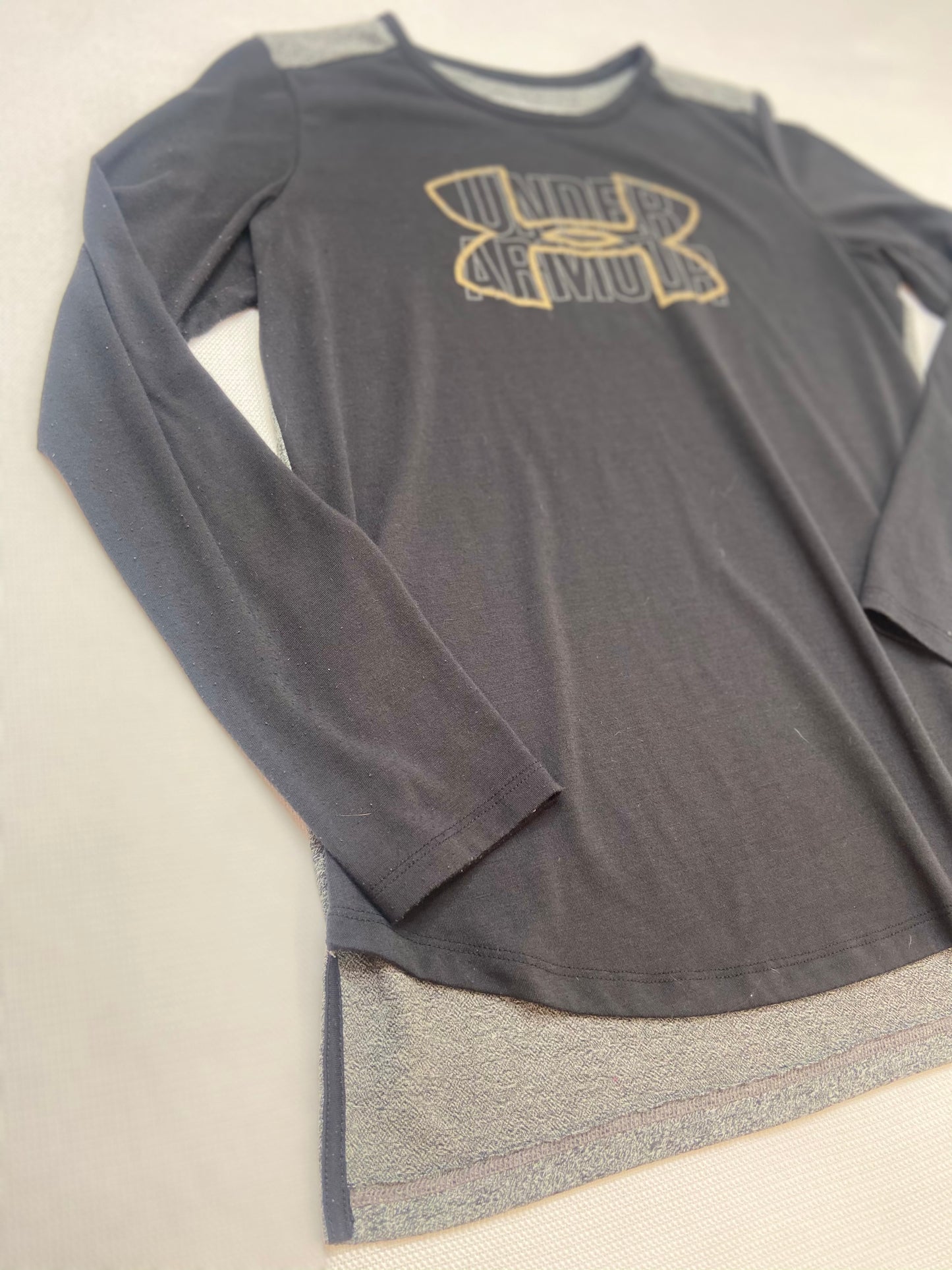 Black Front and Gray Back Long Sleeve Under Armour- S